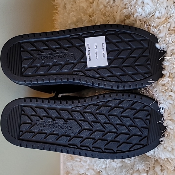 Koolaburra by UGG K Koola Mini black short 6" boots Youth size 3 - Picture 6 of 7